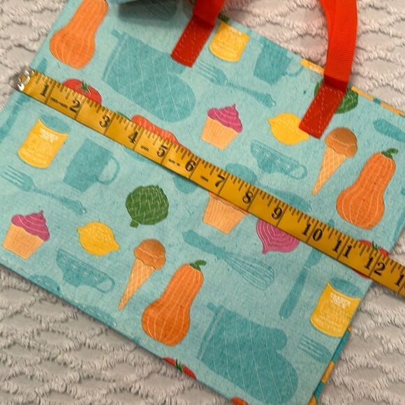 Trader Joe’s Plastic Reusable Small Shopping Tote Bag Squash Kitchen Cupcakes - Picture 7 of 12